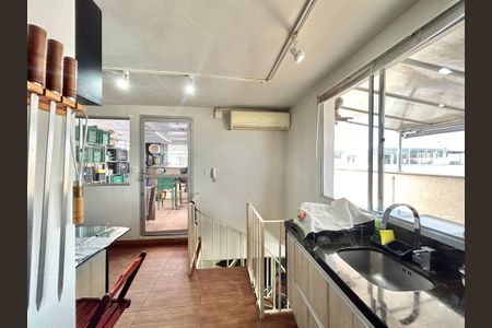 Apartamento à venda com 97m², 2 quartos e 1 vagaCozinha