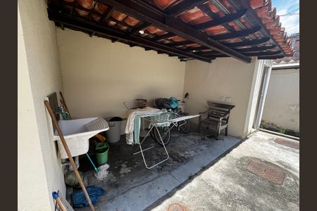 Casa de condomínio para alugar com 144m², 4 quartos e 1 vagaQuintal