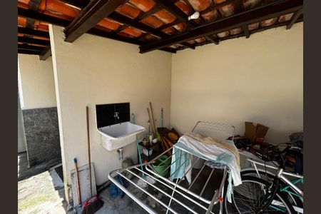 Casa de condomínio para alugar com 144m², 4 quartos e 1 vagaQuintal