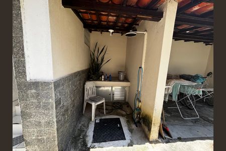 Casa de condomínio para alugar com 144m², 4 quartos e 1 vagaQuintal