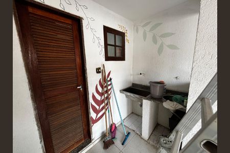 Casa de condomínio para alugar com 144m², 4 quartos e 1 vagaÁrea de Serviço