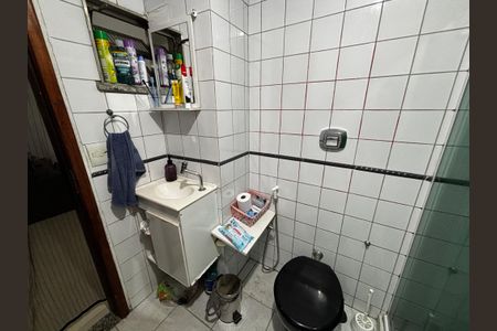 Casa de condomínio para alugar com 144m², 4 quartos e 1 vagaBanheiro 1