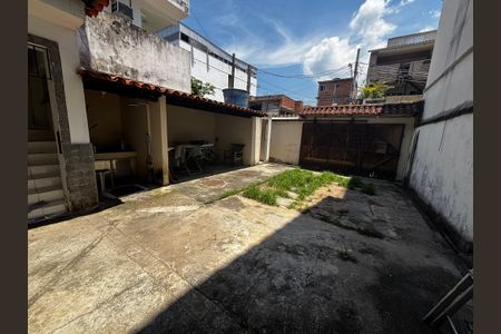 Casa de condomínio para alugar com 144m², 4 quartos e 1 vagaQuintal