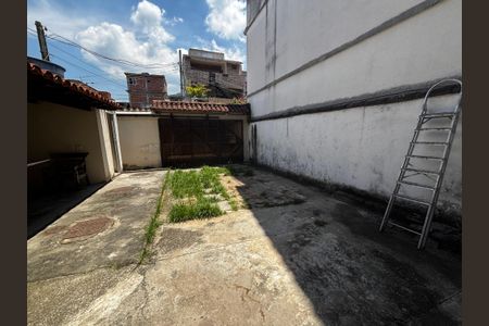 Casa de condomínio para alugar com 144m², 4 quartos e 1 vagaQuintal