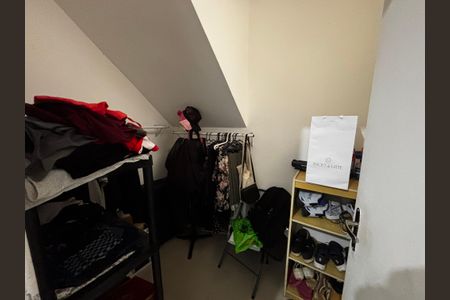 Casa de condomínio para alugar com 144m², 4 quartos e 1 vagaCloset do quarto 1