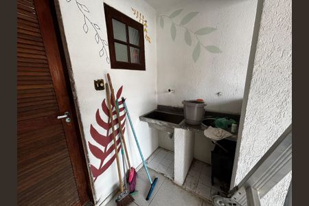 Casa de condomínio para alugar com 144m², 4 quartos e 1 vagaÁrea de Serviço