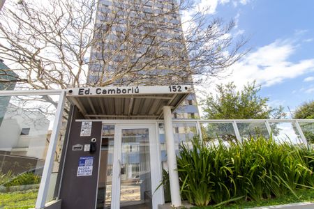 Apartamento à venda com 76m², 3 quartos e 1 vaga Apartamento à venda com 76m², 3 quartos e 1 vagaFachada