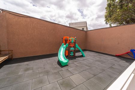 Apartamento à venda com 40m², 2 quartos e sem vagaÁrea comum - Playground