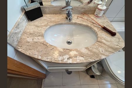 Apartamento à venda com 130m², 3 quartos e 3 vagasBanheiro da Suíte 1