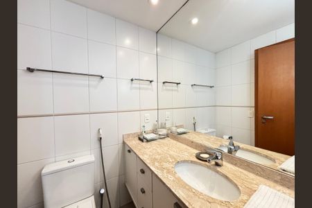 Apartamento à venda com 130m², 3 quartos e 3 vagasBanheiro da Suíte 3