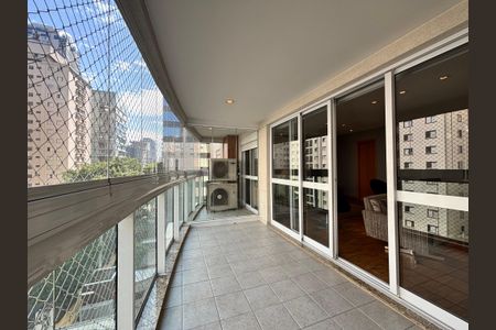 Varanda de apartamento à venda com 3 quartos, 130m² em Vila Olímpia, São Paulo