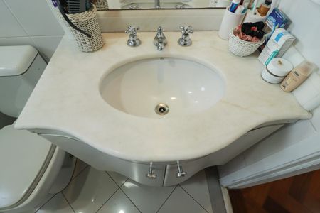 Apartamento à venda com 178m², 4 quartos e 4 vagasBanheiro Social