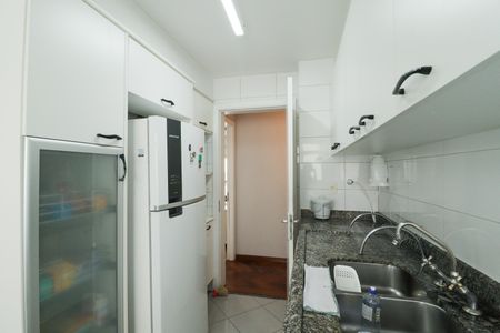 Apartamento à venda com 178m², 4 quartos e 4 vagasCozinha e Área de Serviço