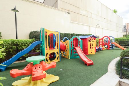 Apartamento à venda com 178m², 4 quartos e 4 vagasPlayground