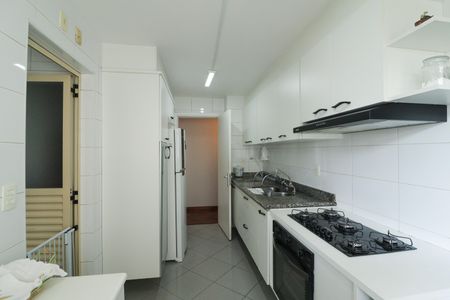 Apartamento à venda com 178m², 4 quartos e 4 vagasCozinha e Área de Serviço