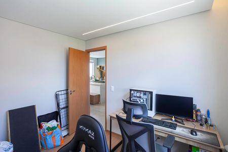 Quarto 1 de apartamento para alugar com 2 quartos, 45m² em Juliana, Belo Horizonte