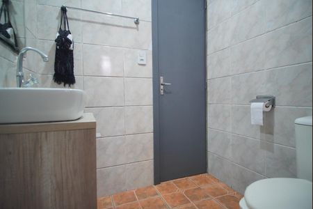 Banheiro Corredor de casa para alugar com 2 quartos, 90m² em Costa E Silva, Porto Alegre