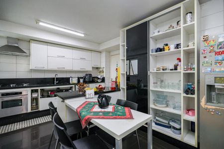 Apartamento à venda com 172m², 3 quartos e 3 vagasCozinha