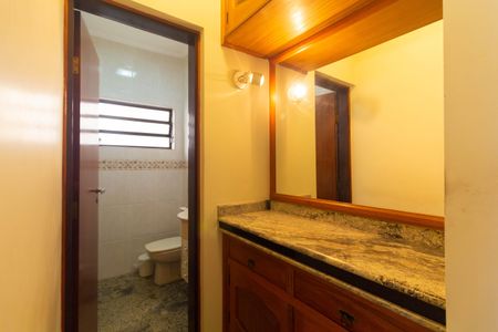 Casa à venda com 500m², 4 quartos e 8 vagas Casa à venda com 500m², 4 quartos e 8 vagasLavabo