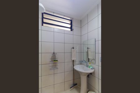 Casa à venda com 500m², 4 quartos e 8 vagas Casa à venda com 500m², 4 quartos e 8 vagasBanheiro da Garagem