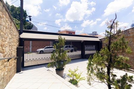 Casa à venda com 500m², 4 quartos e 8 vagas Casa à venda com 500m², 4 quartos e 8 vagasEntrada
