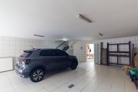 Casa à venda com 500m², 4 quartos e 8 vagas Casa à venda com 500m², 4 quartos e 8 vagasGaragem