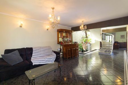 Casa à venda com 500m², 4 quartos e 8 vagas Casa à venda com 500m², 4 quartos e 8 vagasSala