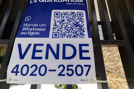 Casa à venda com 500m², 4 quartos e 8 vagas Casa à venda com 500m², 4 quartos e 8 vagasPlaca