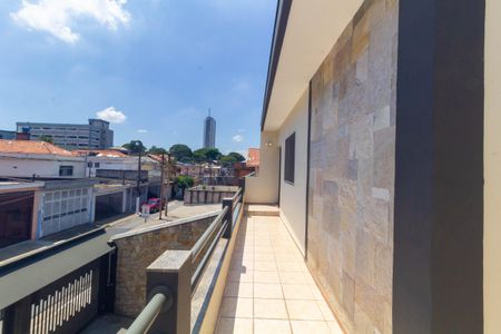 Casa à venda com 500m², 4 quartos e 8 vagas Casa à venda com 500m², 4 quartos e 8 vagasVaranda 2