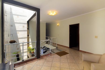 Casa à venda com 500m², 4 quartos e 8 vagas Casa à venda com 500m², 4 quartos e 8 vagasHall