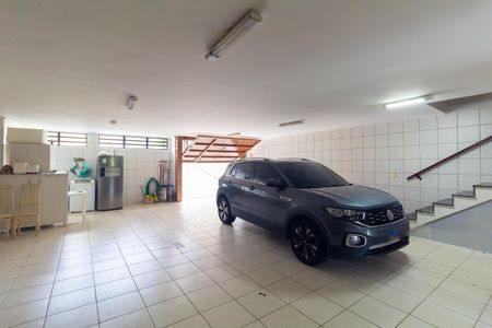 Casa à venda com 500m², 4 quartos e 8 vagas Casa à venda com 500m², 4 quartos e 8 vagasGaragem