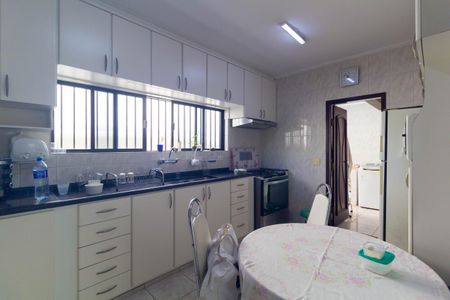 Casa à venda com 500m², 4 quartos e 8 vagas Casa à venda com 500m², 4 quartos e 8 vagasCozinha