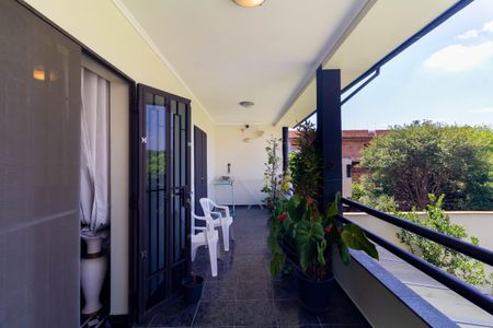 Casa à venda com 500m², 4 quartos e 8 vagas Casa à venda com 500m², 4 quartos e 8 vagasVaranda da Sala