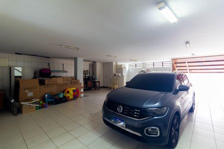 Casa à venda com 500m², 4 quartos e 8 vagas Casa à venda com 500m², 4 quartos e 8 vagasGaragem