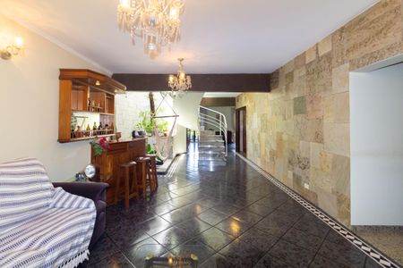 Casa à venda com 500m², 4 quartos e 8 vagas Casa à venda com 500m², 4 quartos e 8 vagasSala