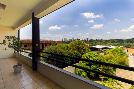 Casa à venda com 500m², 4 quartos e 8 vagas Casa à venda com 500m², 4 quartos e 8 vagasVaranda da Suíte 3 e 4