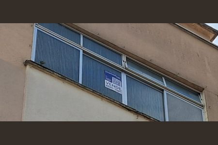 Apartamento à venda com 84m², 3 quartos e 1 vaga Apartamento à venda com 84m², 3 quartos e 1 vagaAdesivo