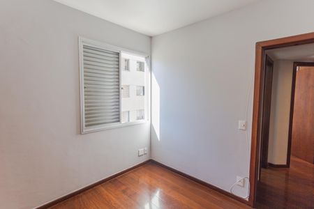 Quarto de apartamento para alugar com 3 quartos, 137m² em Lourdes, Belo Horizonte