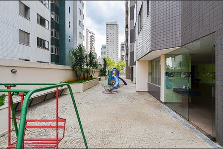 Apartamento para alugar com 137m², 3 quartos e 2 vagasÁrea comum - Playground