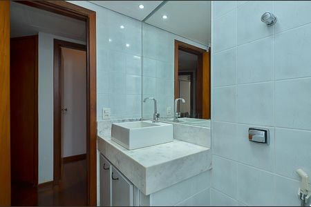 Apartamento para alugar com 137m², 3 quartos e 2 vagasBanheiro Social