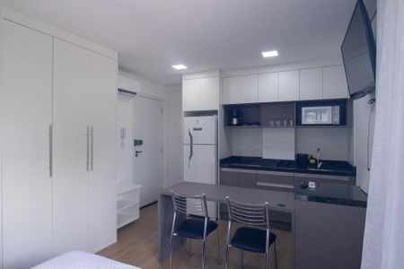 Studio de kitnet/studio para alugar com 1 quarto, 23m² em Água Verde, Curitiba