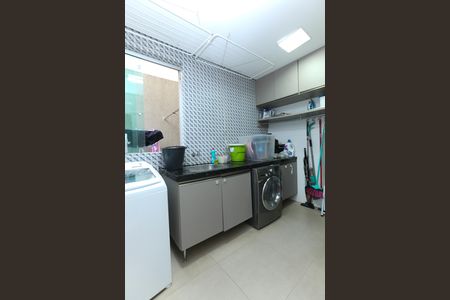 Casa à venda com 320m², 4 quartos e 3 vagas