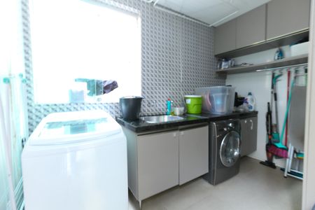 Casa à venda com 320m², 4 quartos e 3 vagas