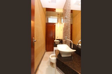 Casa à venda com 320m², 4 quartos e 3 vagas