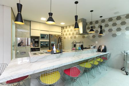 Casa à venda com 320m², 4 quartos e 3 vagas