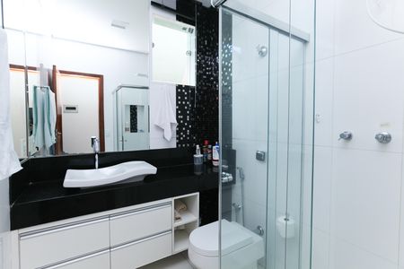 Casa à venda com 320m², 4 quartos e 3 vagas