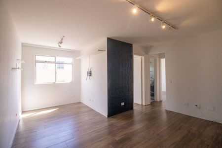 Sala de apartamento para alugar com 3 quartos, 54m² em Pinheirinho, Curitiba