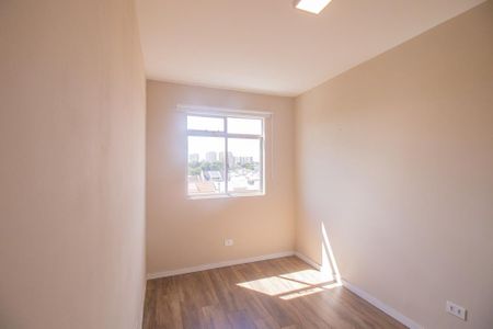 Quarto 2 de apartamento para alugar com 3 quartos, 54m² em Pinheirinho, Curitiba