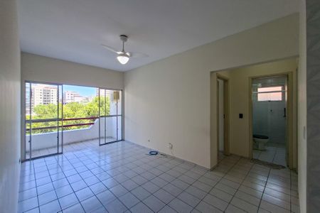Sala de apartamento para alugar com 2 quartos, 90m² em Canto do Forte, Praia Grande
