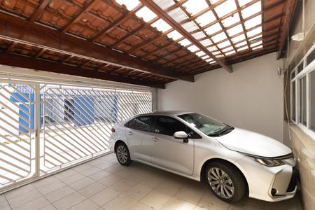 Casa à venda com 197m², 4 quartos e 3 vagas Casa à venda com 197m², 4 quartos e 3 vagasGaragem